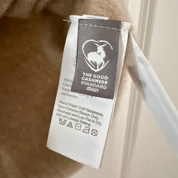 J Crew 100% Cashmere Short Sleeve Top. Size M. - Picture 3 of 5